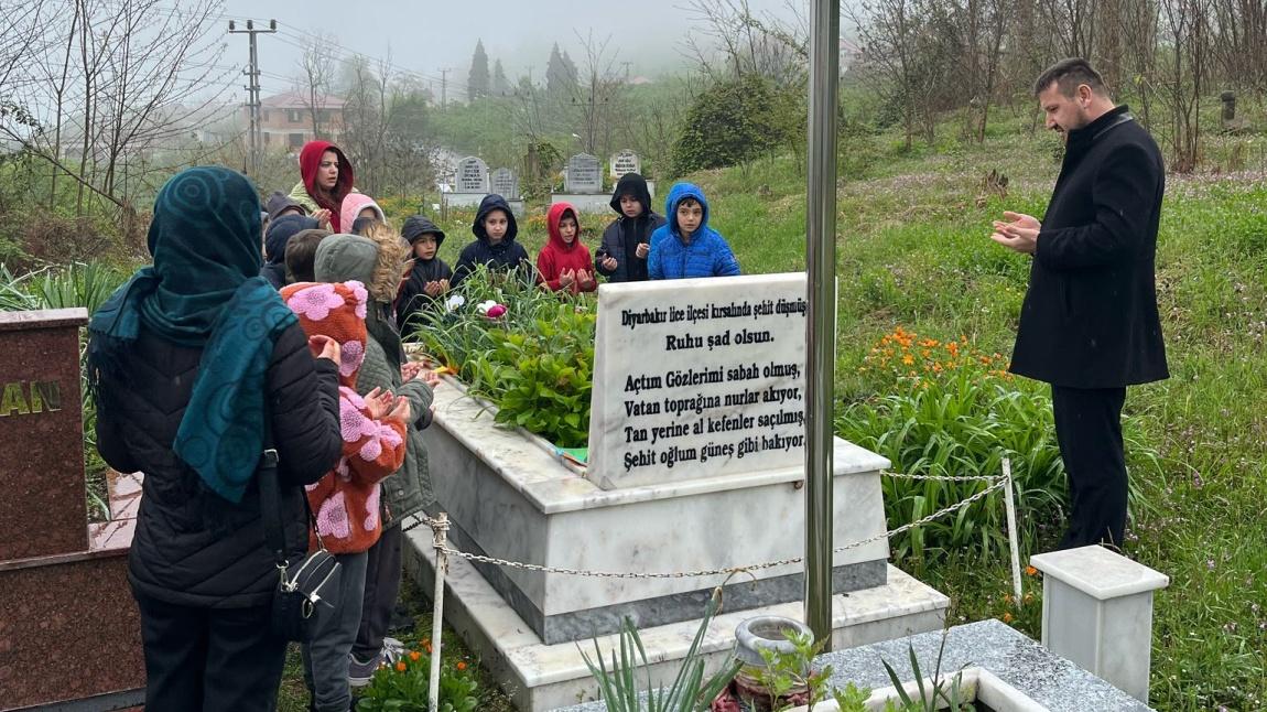 Okulumuzdan Şehit Polisimize Vefa Ziyareti